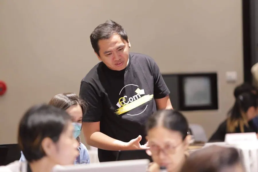 เอิร์นขึ้นสอนคนอื่นต่อ